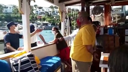 Fazla yolcu alan tekne sahibi sahil güvenlik ekiplerine zor anlar yaşattı - MUĞLA