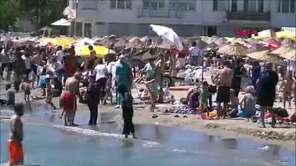 Silivri halk plajında yoğunluk; sosyal mesafe hiçe sayıldı
