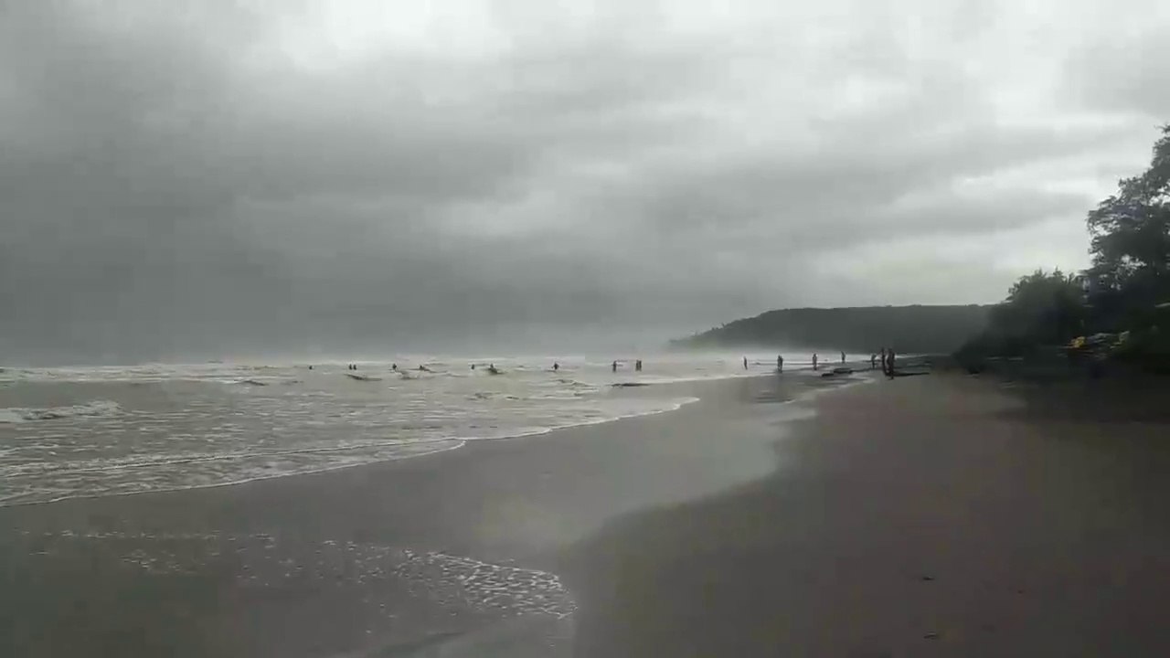 Boat crushed, life-saving in popular Goa Beach. In Goa, a storm overturned a fishing boat. Rescuers and local people immediately came to the rescue.