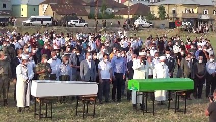 Yüksekova'da hayatlarını kaybedenler gözyaşları arasında toprağa verildi