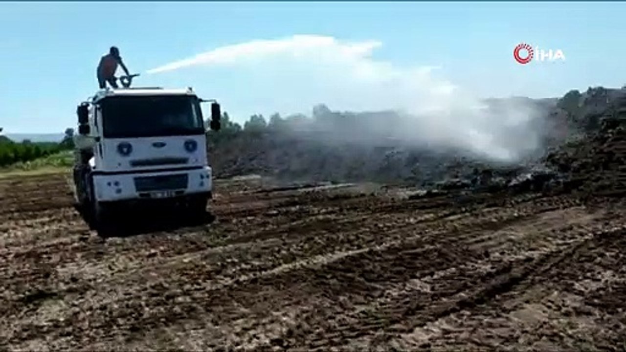 Kurban atıklarını etrafa saçtılar, ekipler müdahale etti