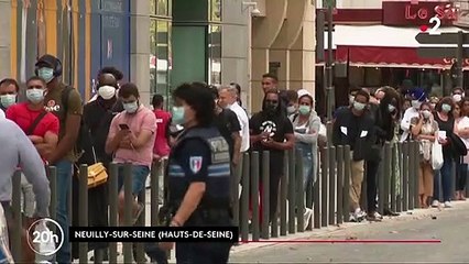 Covid-19 : les files d'attente devant les centres de dépistage se multiplient