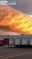 Ce nuage ressemble à une coulée de lave en plein ciel. Impressionnant