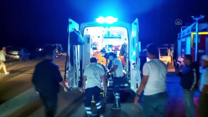 Otomobil ile hafif ticari araç çarpıştı: 9 yaralı - AMASYA