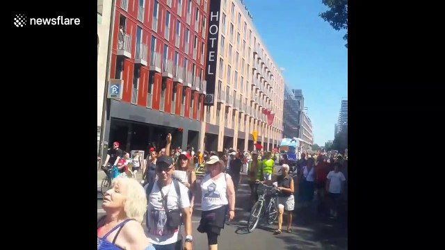 Dozens of officers injured during rally in Berlin as Germans protest Covid measures