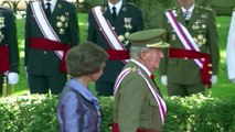 El rey emérito Juan Carlos I se va de España tras el peso del escándalo