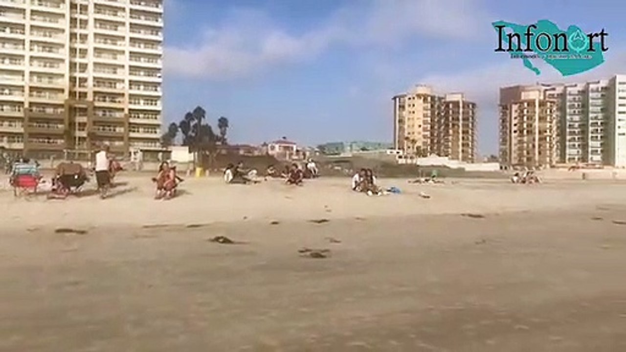 Familias disfrutan reapertura de las playas por las tardes, en Rosarito, Baja California