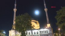İstanbul'da dolunay manzarası büyüledi