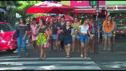 Timide retour des gestes barrière