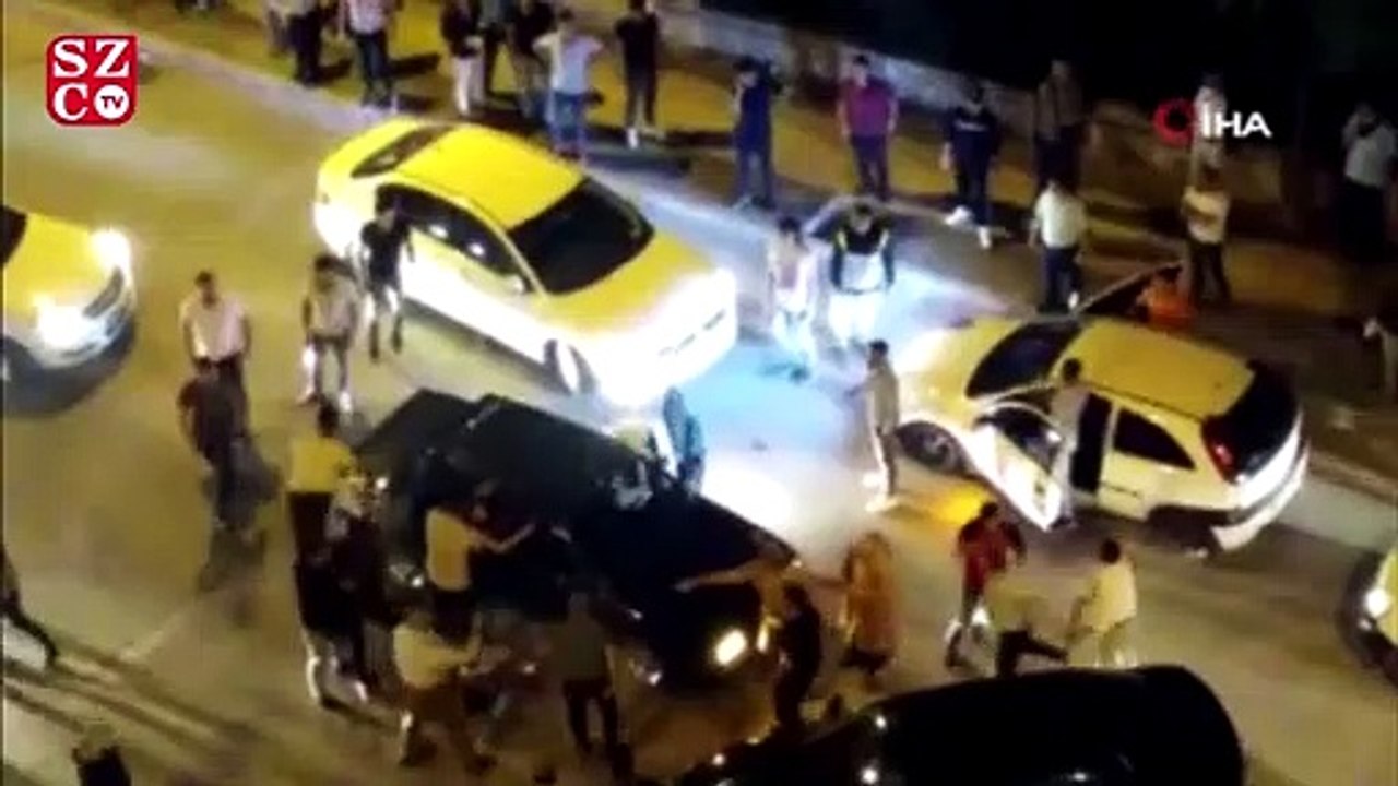 Yol verme meselesi yüzünden kavga çıktı, yumruklar havada uçuştu