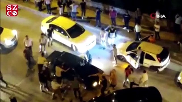 Yol verme meselesi yüzünden kavga çıktı, yumruklar havada uçuştu