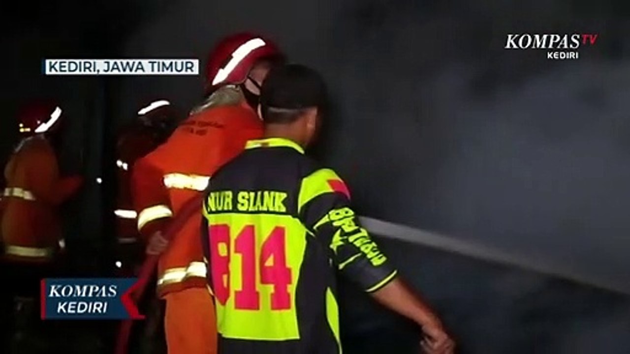 Tempat Pengolahan Kayu Ludes Terbakar