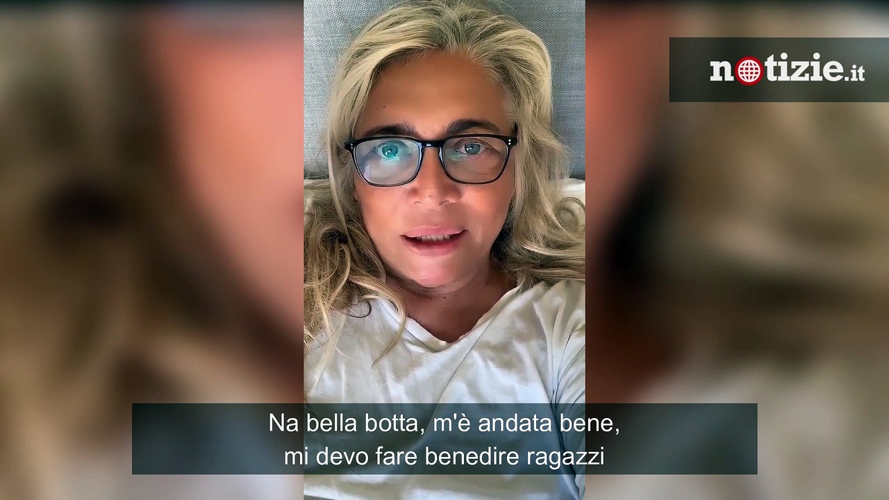 Incidente domestico per Mara Venier "Ora sto bene, ma devo andare a farmi benedire"