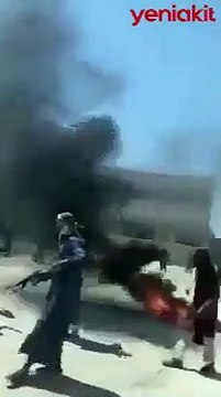 O ülkede sokaklara dökülen halk, YPG/PKK ile çatıştı! Yaralılar var