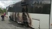 Ora News - Fier: Shpërthen në flakë autobusi që transportonte punonjësit e fasonerisë