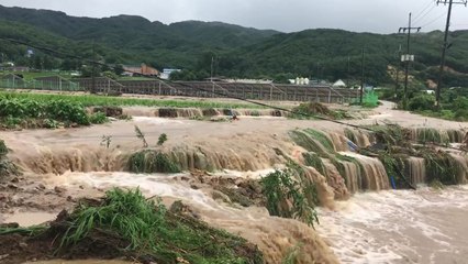 뻘로 변한 철원평야...길 끊길까봐 학생들 조기 귀가 / YTN