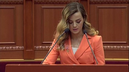 Deputetja, fjale te urta ne foltoren e Kuvendit