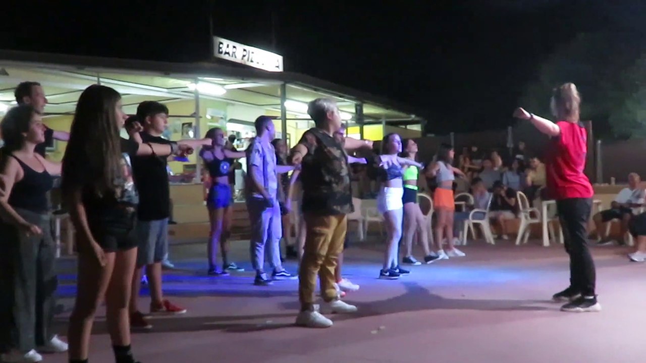 BALLI DI GRUPPO (1) - Francesco Di Palma - Gegè Masier - Fabrizio Blasotta  -  Eurecastyle animazione - Villaggio camping Lungomare Cropani Marina   - ESTATE 2020