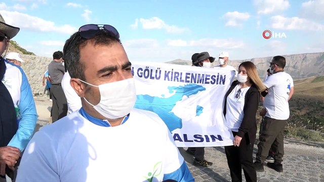 Dünyanın 2. büyük krater gölü etrafında yürüyüş