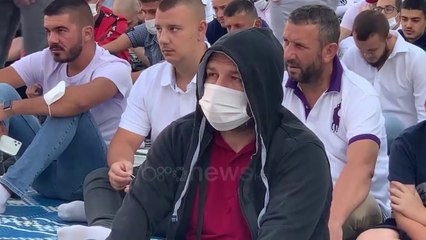 Ora News - Besimtarët myslimanë festojnë Kurban Bajramin, Ora News e RTV Ora ju uron: Gëzuar!