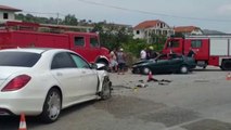 Ora News - Elbasan, përplasen makinat, 1 i vdekur 2 të plagosur. Njëra makinë nga Maqedonia e Veriut