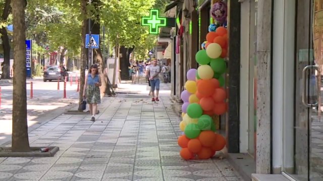 Top News - Tabaku akuza qeverisë/ Raporti kritik për ekonominë