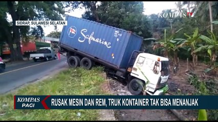 下载视频: Detik-detik Truk Gagal Nanjak, Tabrak 4 Mobil dan 1 Motor di Belakang