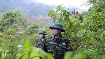 Chiến sĩ ngủ rừng chốt chặn, phòng dịch nơi biên giới | VTC