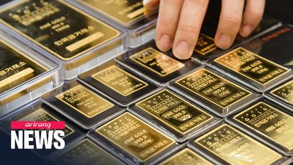 Gold price breaks past US$2,000 for first time on COVID-19 fears