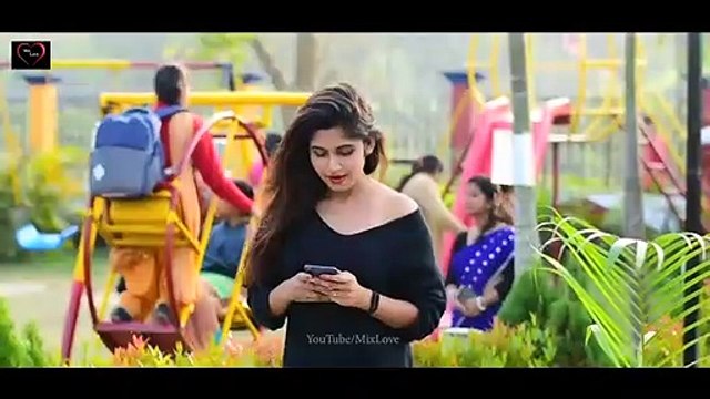 Le Gayi Le Gayi __ Dil to Pagal hai __ Shah rukh Khan __ Cute Love Story