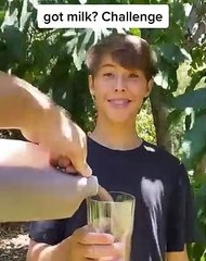 فيديو مضحك لتحدي اللبن