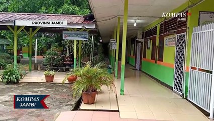 Siswa SMA Belajar Sistem Daring