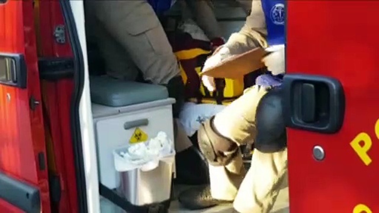 Grave batida entre moto e Audi mobiliza equipes do Corpo de Bombeiros