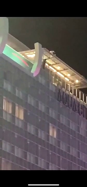 「ホテルアクアチッタナハ」の屋上から飛び降り