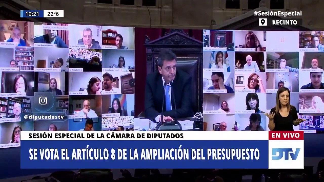 Luis Juez tenía que votar pero estaba dando una entrevista