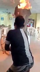 Ek hathi ghus aaya cantin me