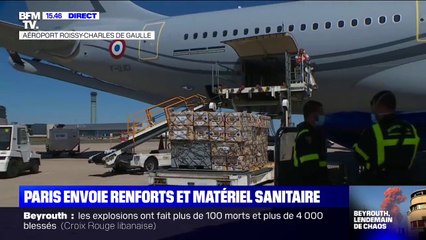 Le matériel sanitaire est en train d'être chargé dans un des avions qui doit s'envoler pour Beyrouth