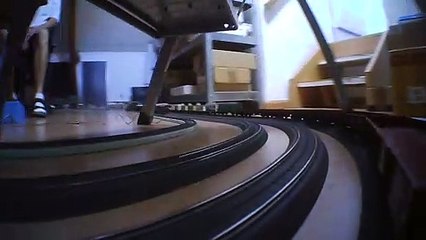 Auf der Außenstrecke hinter dem Güterzug