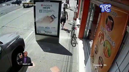 Captan el rápido de  robo de una bicicleta en el norte de Guayaquil