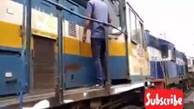 Train K Engine Ko  Kaise Start Kiya Jata Hai