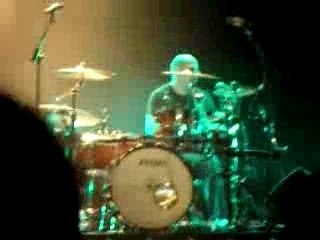 Drums Solo + Fin de Keep Yourself Alive - One Night Of QUEEN