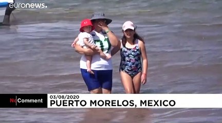 Sur les plages du Mexique, un homme déguisé en "grande faucheuse" veut faire fuir les touristes