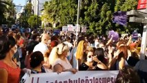 İzmir'de İstanbul Sözleşmesi için sokağa çıkan kadınlara polis müdahalesi: 10 gözaltı