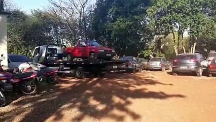 Carro supostamente furtado é levado à Delegacia