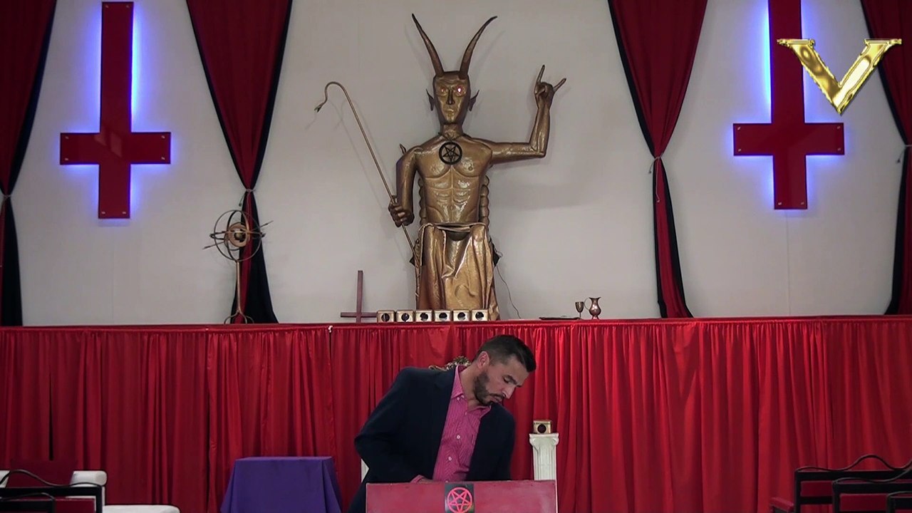 la manera de hacer un pacto con el diablo por dienro Como s ele vende el alma al diablo por dienro