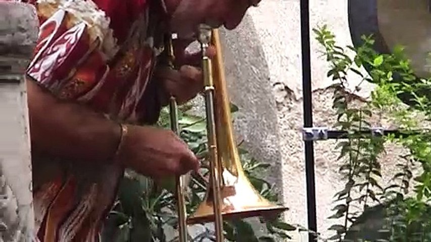 Henri Herteman trombone - Marc Siffert contrebasse - Gilles Dalbis percussions gongs à  Narbonne Journées du Patrimoine Création de Laetitia Escalier