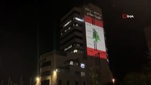 - Filistin Radyo ve Televizyon binasına Lübnan bayrağı yansıtıldı- 'Filistin'den Lübnan'a, kalplerimiz sizinle'