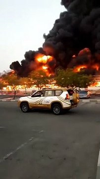 Incendio en un mercado de Emiratos Árabes Unidos