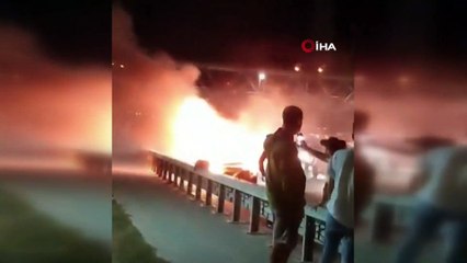 Beylikdüzü’nde bir otomobil alev topuna döndü