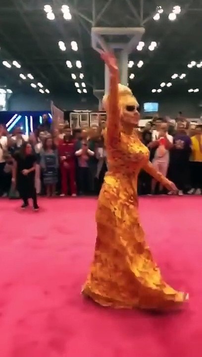 Winner's entrances at DragCon NYC 2018